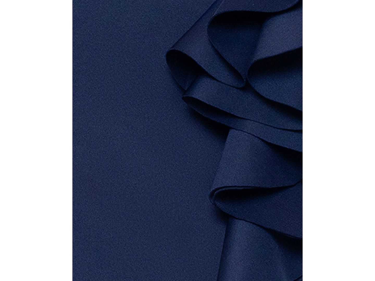 Женское платье XSCAPE V-Neck Ruffle Detail Midi, цвет: Тёмно-синий — фото 5