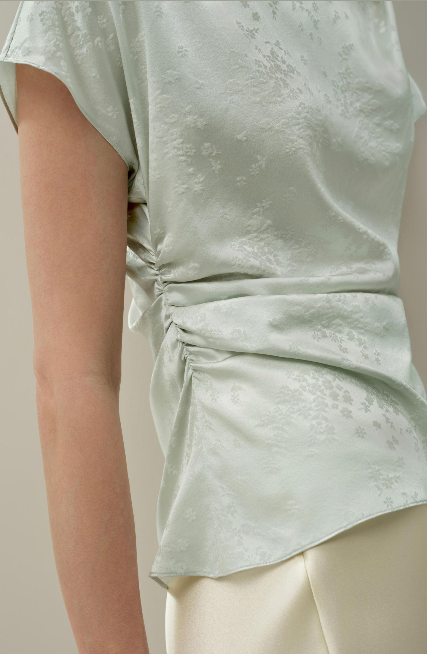 Женский топ LILYSILK Ying Jacquard Silk, цвет: Нефритовый зелёный — фото 4