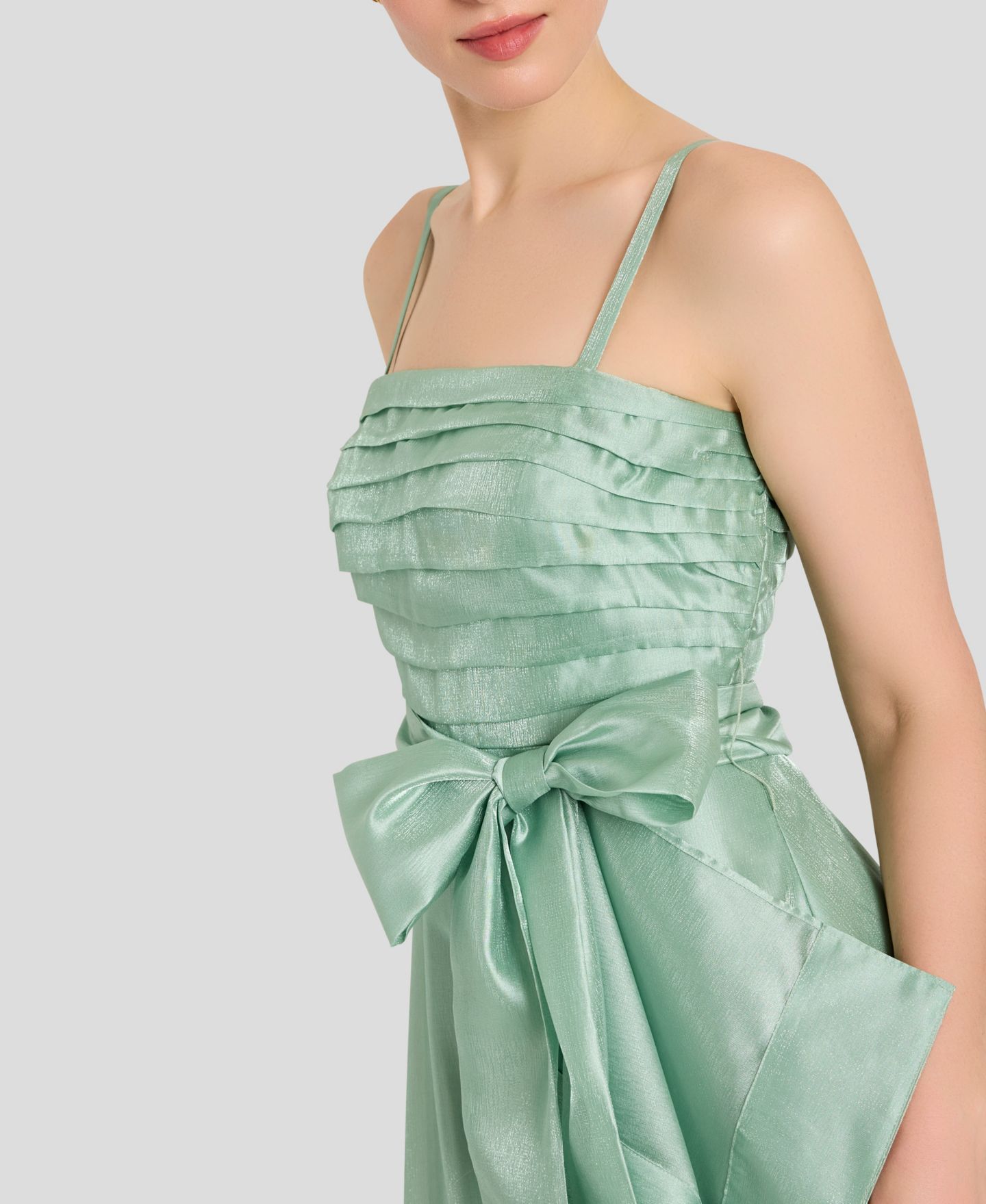 Женское платье Tahari ASL Ruched Bodice Ruffle Front Gown, цвет: Шалфейный — фото 4