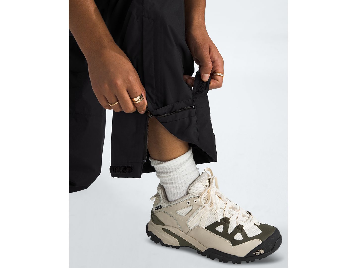 Женские брюки The North Face Antora Rain Pant, цвет: Чёрный — фото 4