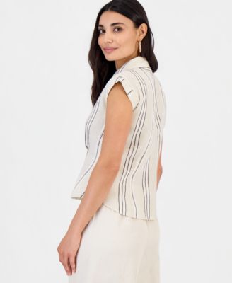 Petite Printed Short-Sleeve Collared Button-Up Blouse