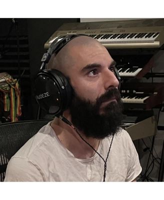 LCD-XC Closed-Back Over Ear Headphones (Carbon)