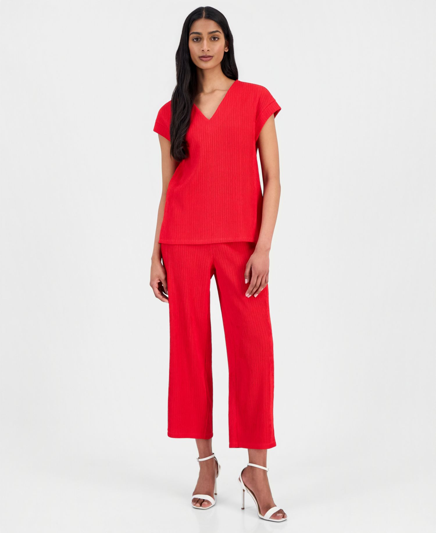 Women's Extended-Shoulder Textured V-Neck Top