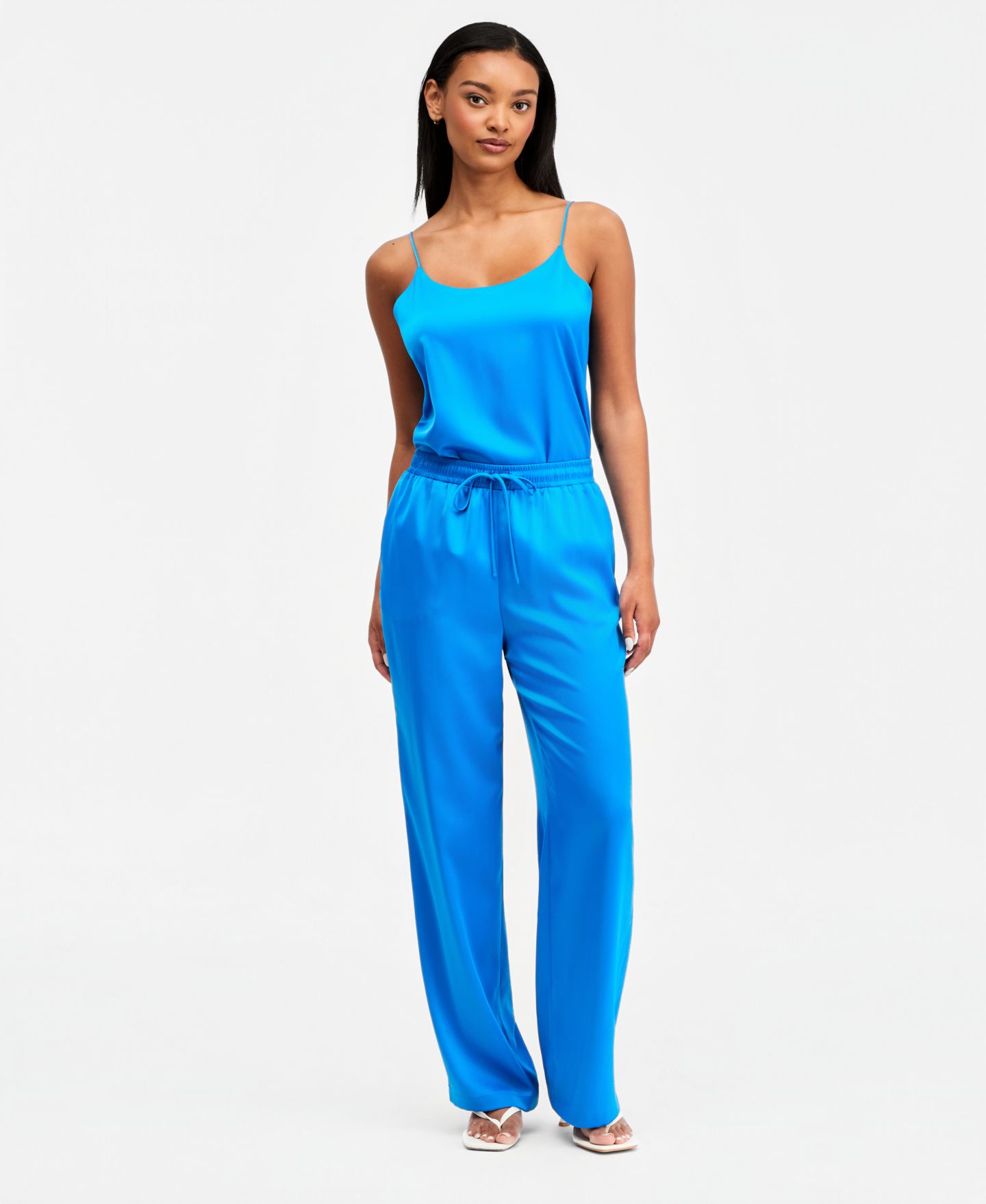 Женские брюки Bar III Satin Pull-On, цвет: Глубокий аквамариновый — фото 1