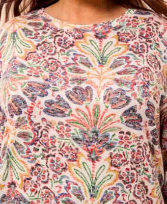 Plus Size Inclusive 3/4-Sleeve Crew Neck Top