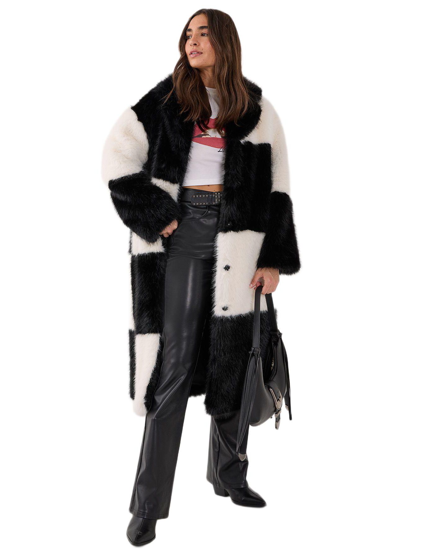Женское пальто Nasty Gal Mono Check Faux Fur — фото 1