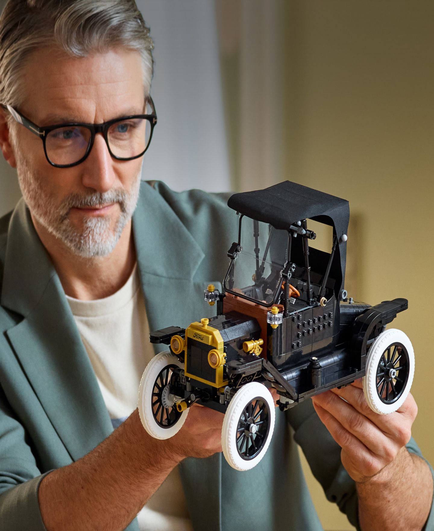 Детский конструктор LEGO® Icons Ford Model T Vintage Car Building Set, 11376 — фото 3
