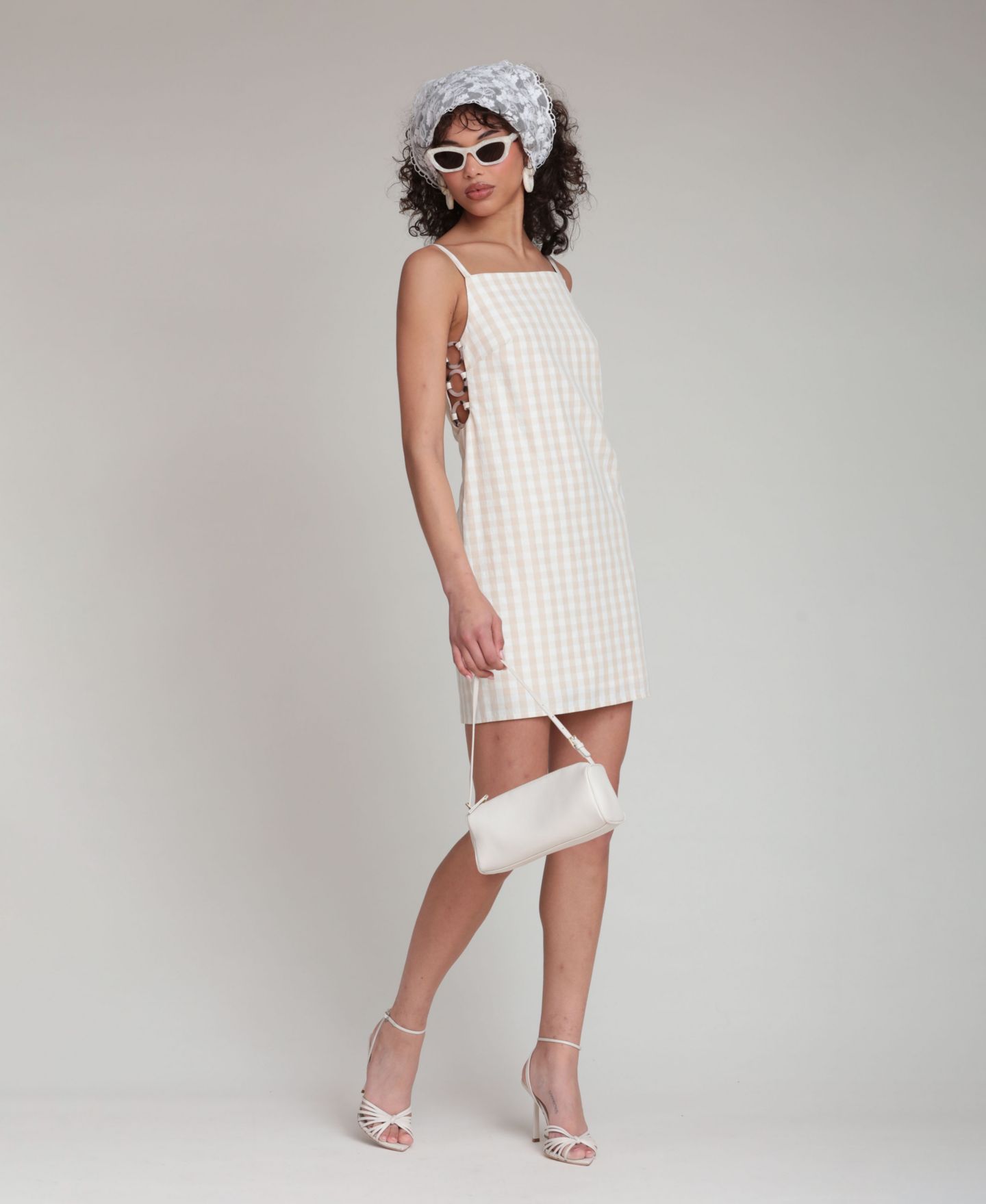 Женское платье Avec Les Filles Gingham Square-Neck Mini, цвет: Бежевый в мелкую клетку — фото 6