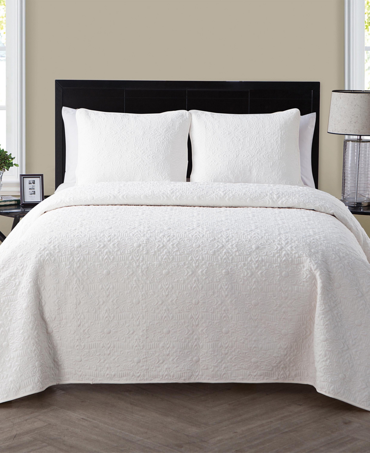 Vcny Home Caroline Embossed -Pc. Quilt Set