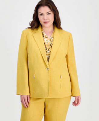 Plus Size Single-Button Notched-Lapel Blazer