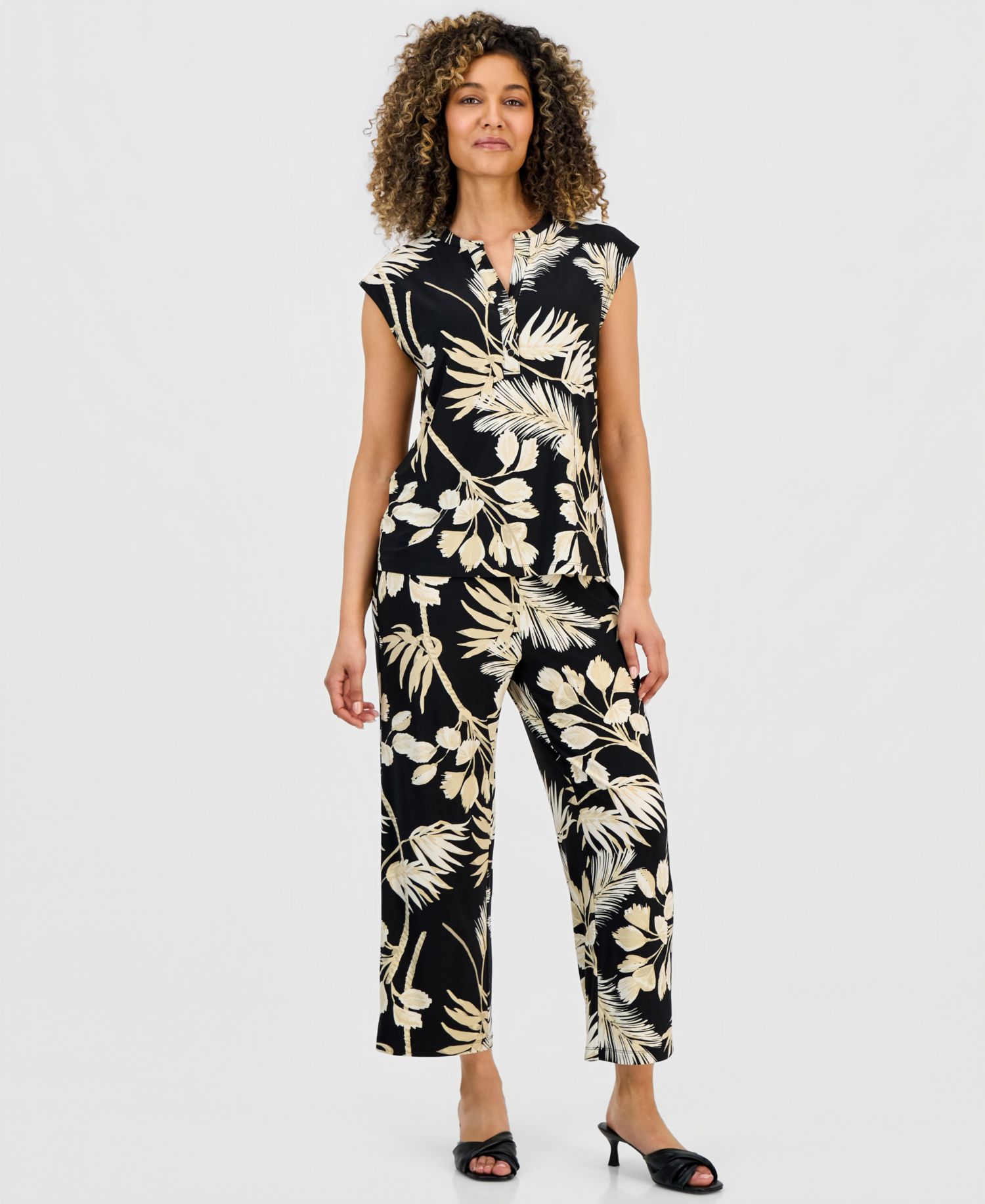Petite Printed Pull-On Cropped Pants