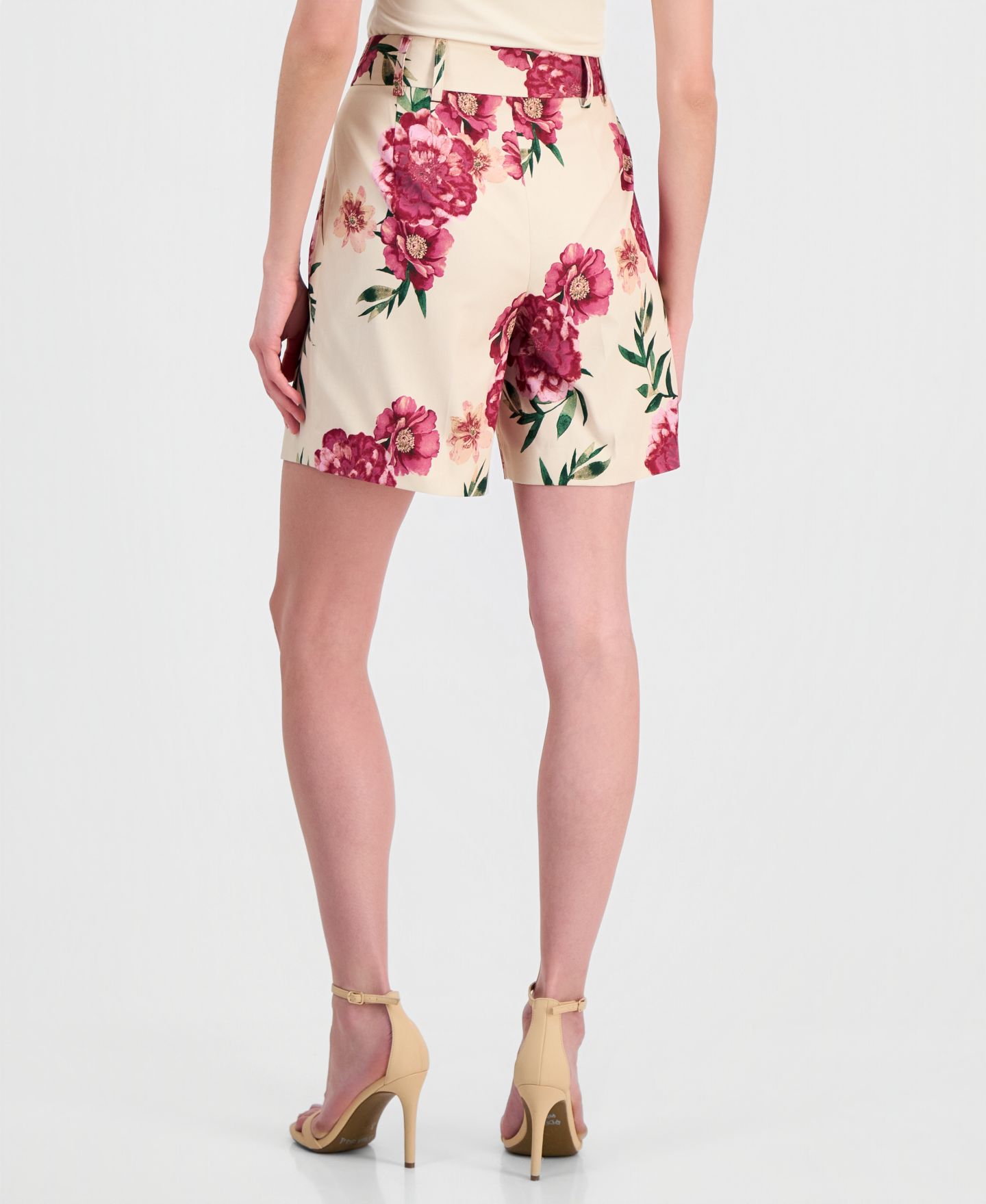 Женские шорты Tahari ASL Floral-Print Pleated, цвет: Песочный ягодный с принтом — фото 4