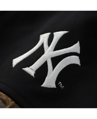 Men's Camo New York Yankees Hunter Softshell Realtree Full-Zip Jacket