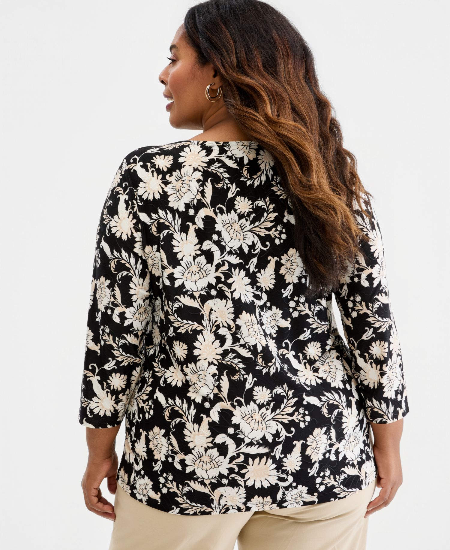 Plus Size Bold Floral Scroll 3/4-Sleeve Jacquard Top