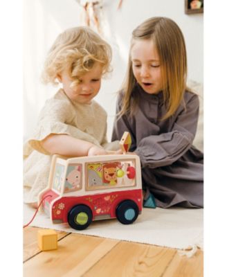 on Tour Push and Pull Toy