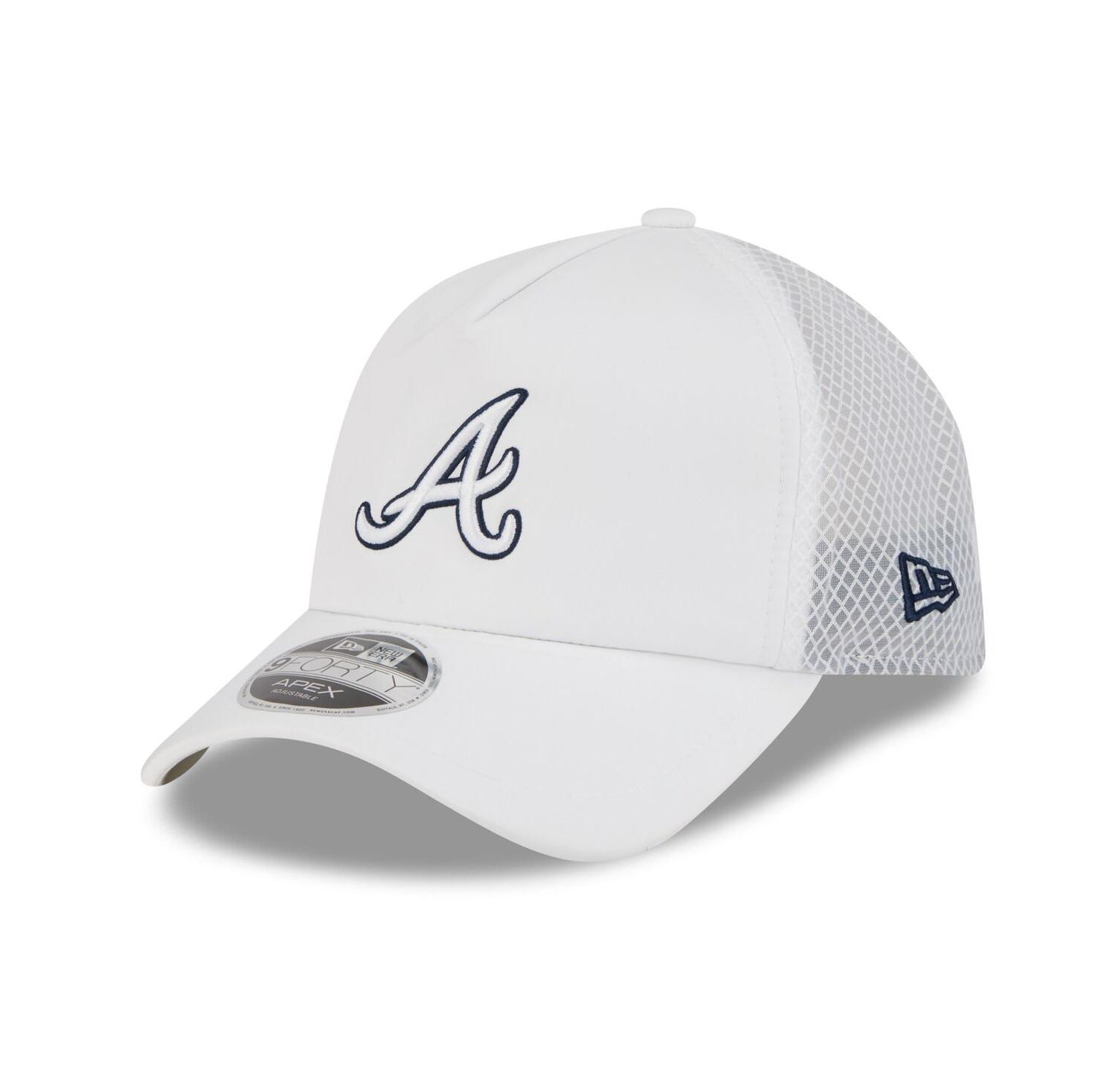 Men's White Atlanta Braves 2026 Batting Practice Apex 9FORTY Adjustable Trucker Hat