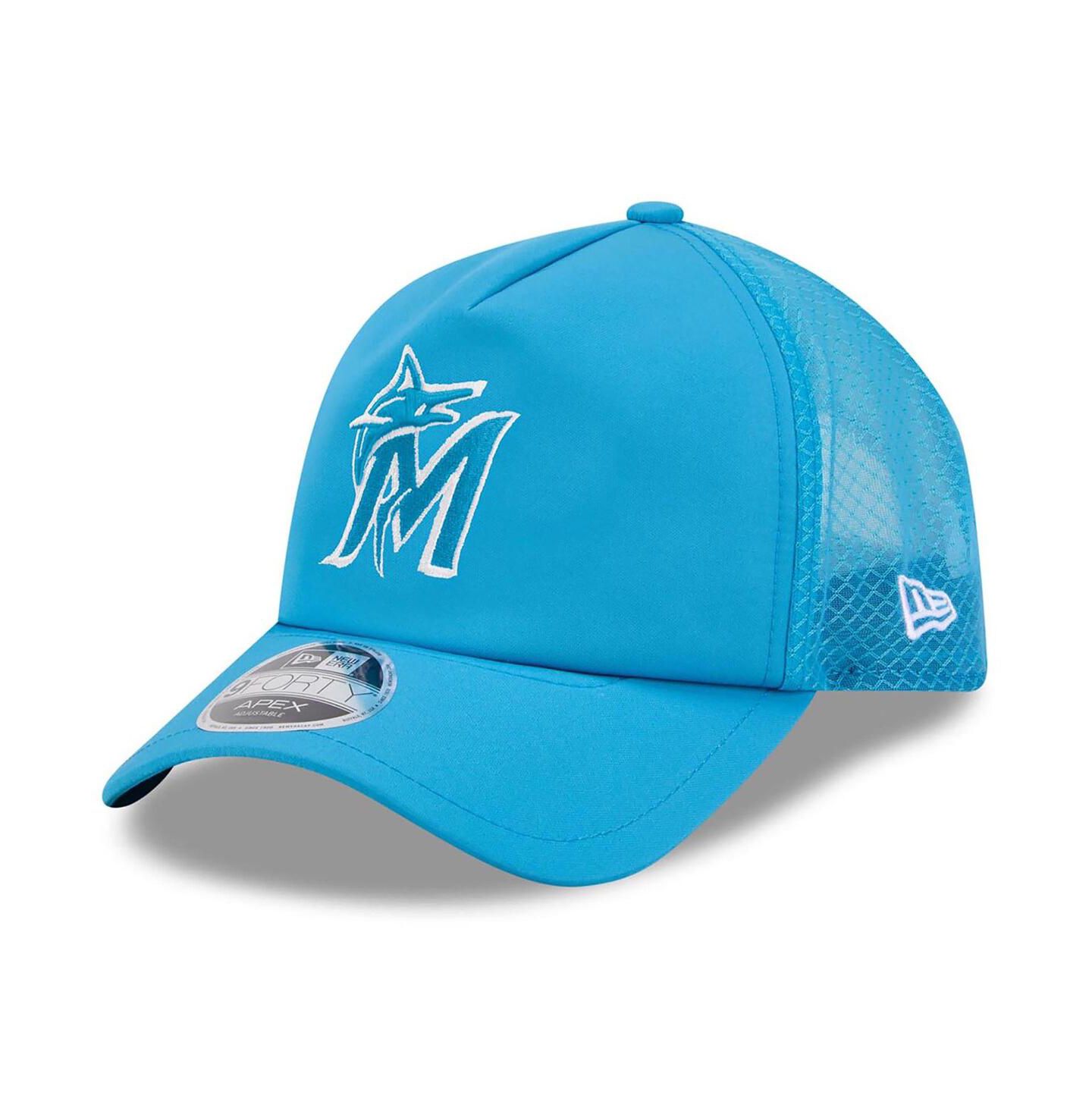 Мужская кепка New Era Blue Miami Marlins 2026 Batting Practice Apex 9FORTY Adjustable Trucker Hat — фото 1