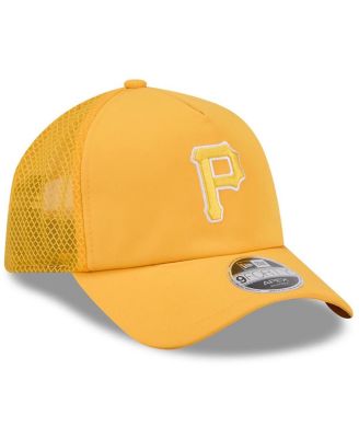 Men's Gold Pittsburgh Pirates 2026 Batting Practice Apex 9FORTY Adjustable Trucker Hat