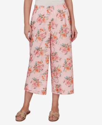 Petite Floral Eyelet Pull-On Capri Pants