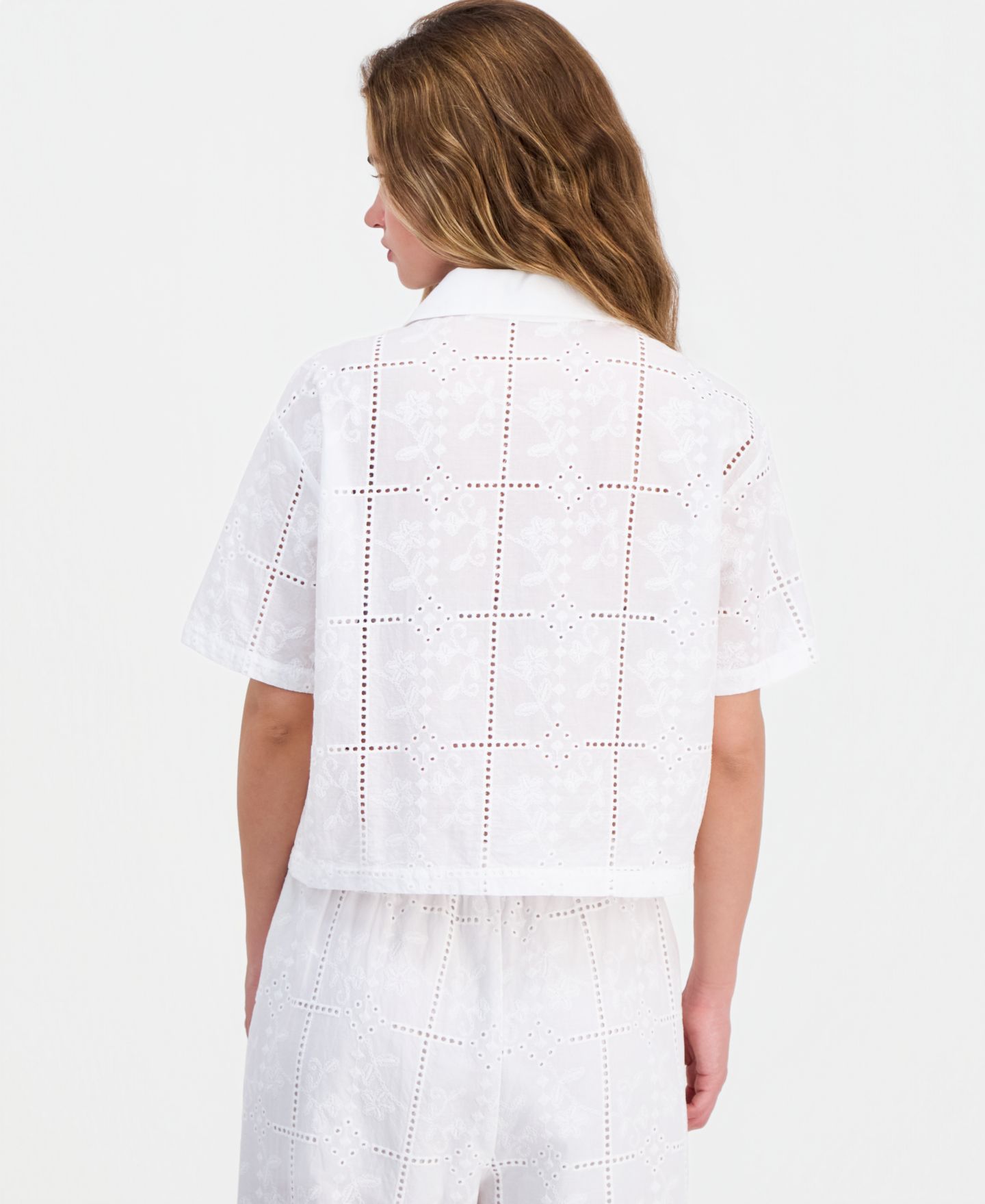 Женская рубашка And Now This Petite Cotton Embroidered Eyelet Camp, цвет: Яркий белый — фото 3