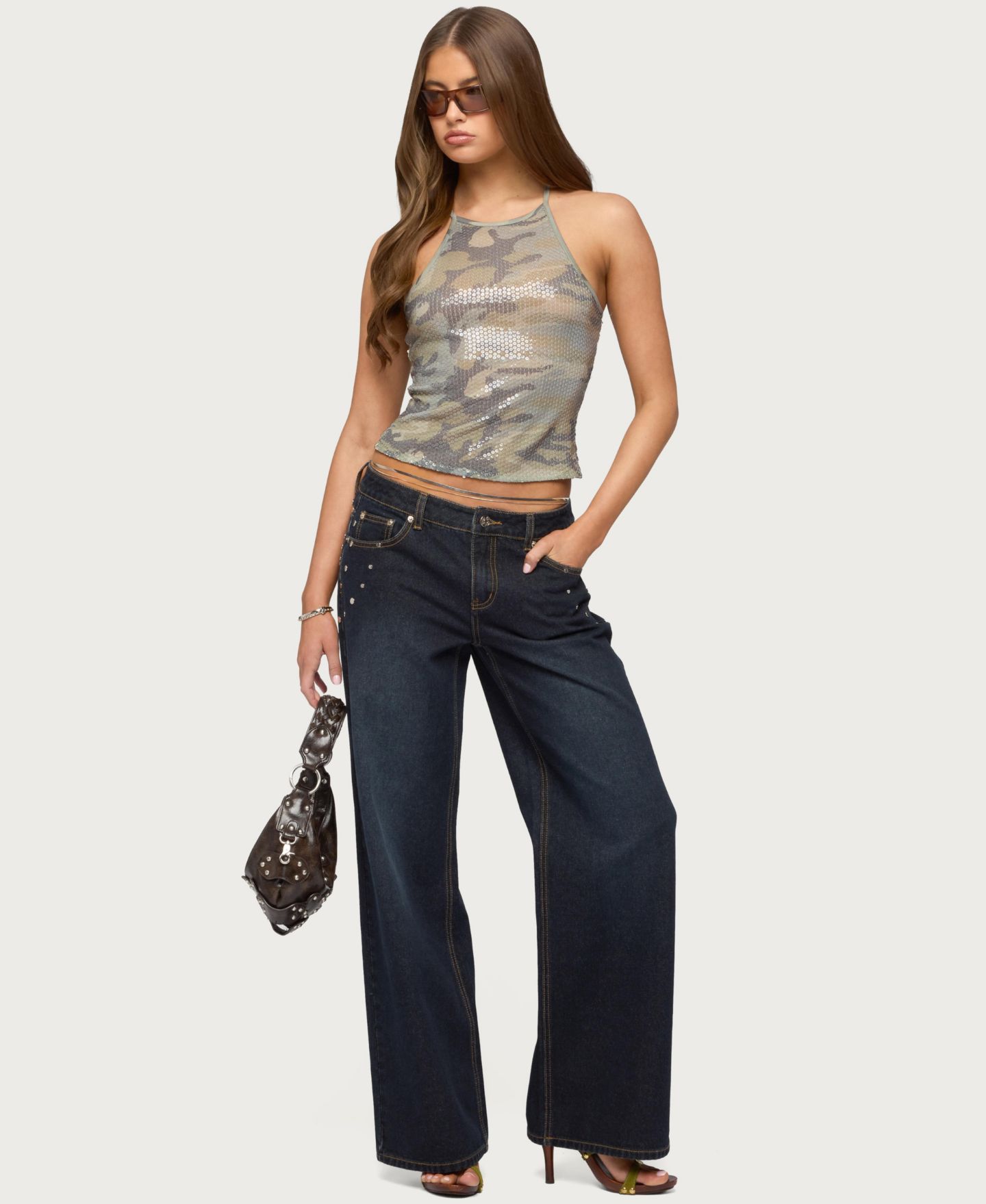 Женские джинсы Edikted Spiral Studded Low Rise Baggy, цвет: Тёмный синий потёртый — фото 5