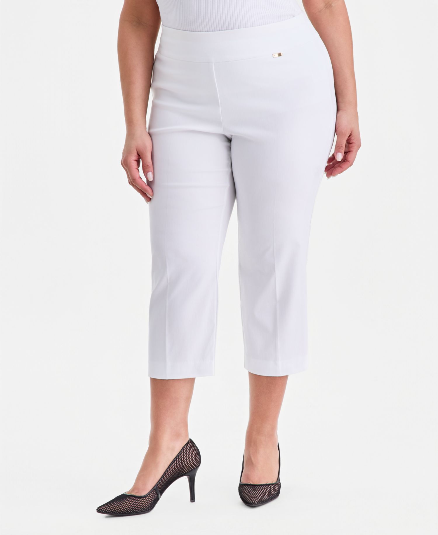 Plus Size Mid-Rise Pull-On Capri Pants