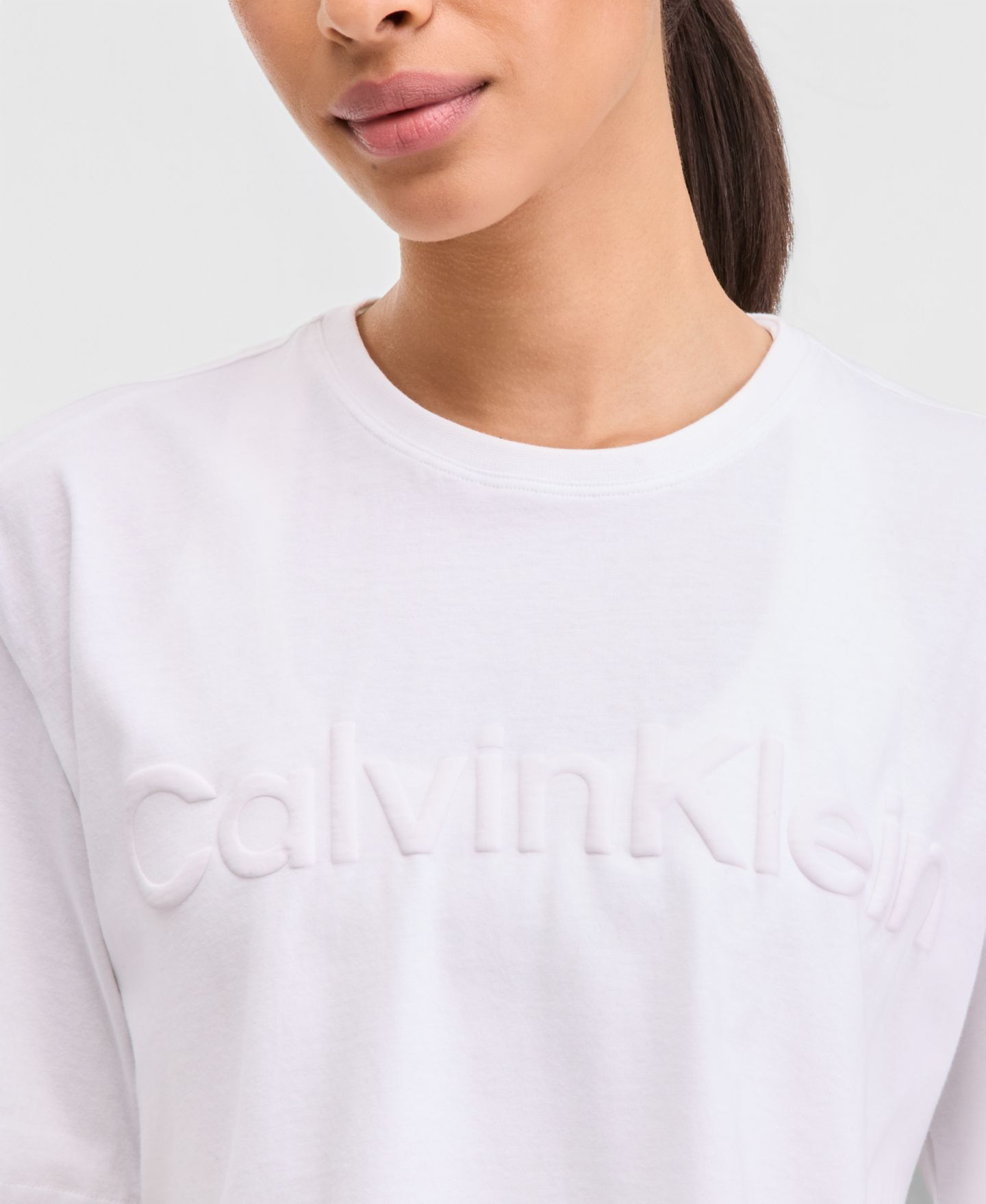 Женская футболка Calvin Klein Performance Puff Graphic Logo Pull-On Cropped T-Shirt, цвет: Белый — фото 3