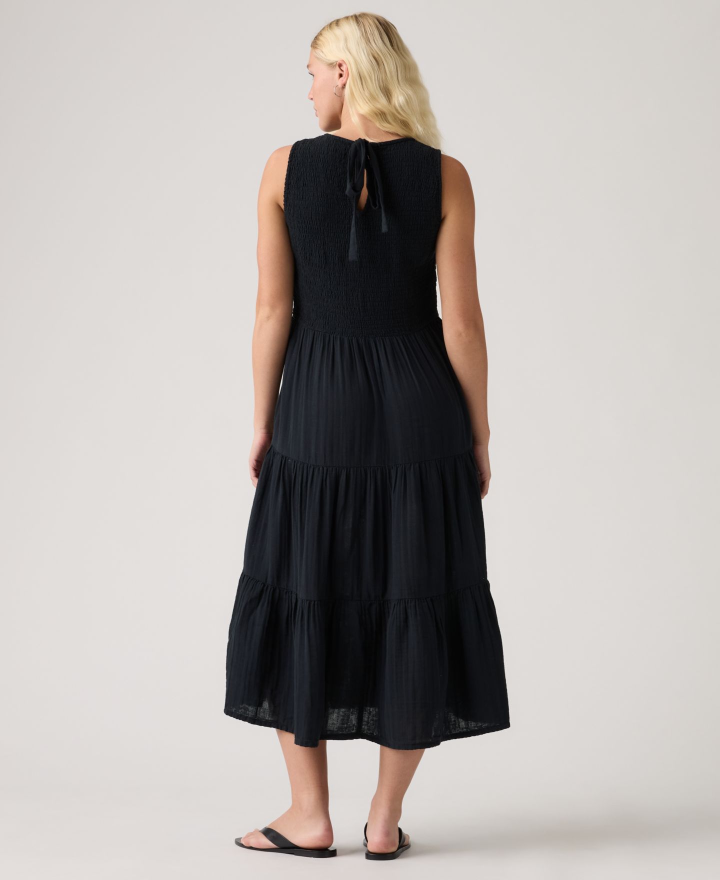 Женское платье Levi's Cely Smocked Tiered, цвет: Антрацитовый ночной — фото 4