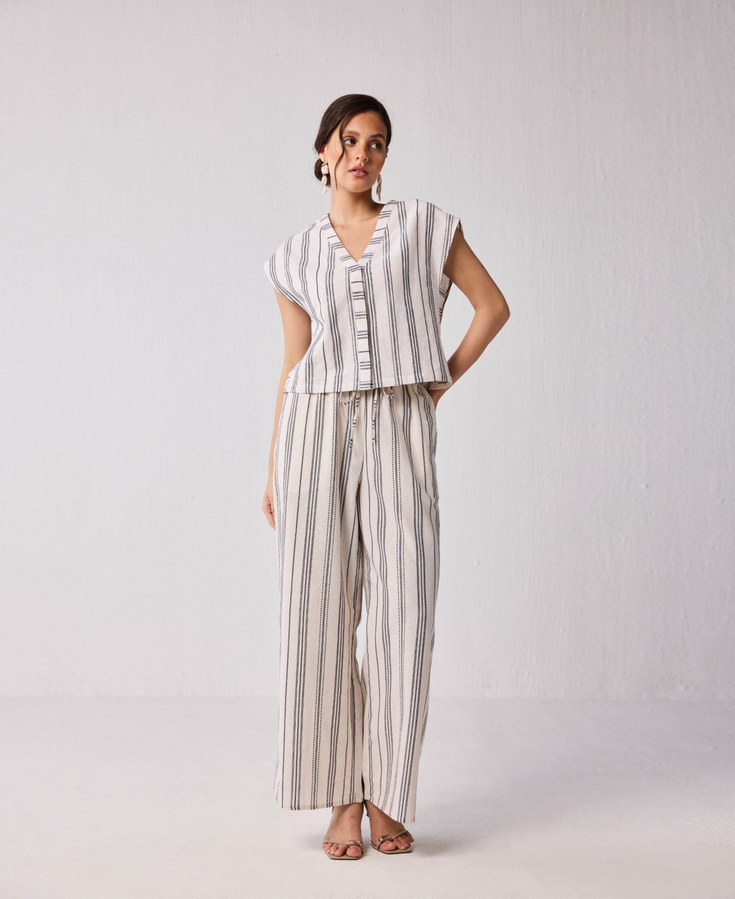 Женские брюки Reistor Wide-leg Drawstring in Stripes, цвет: Холщовый — фото 4
