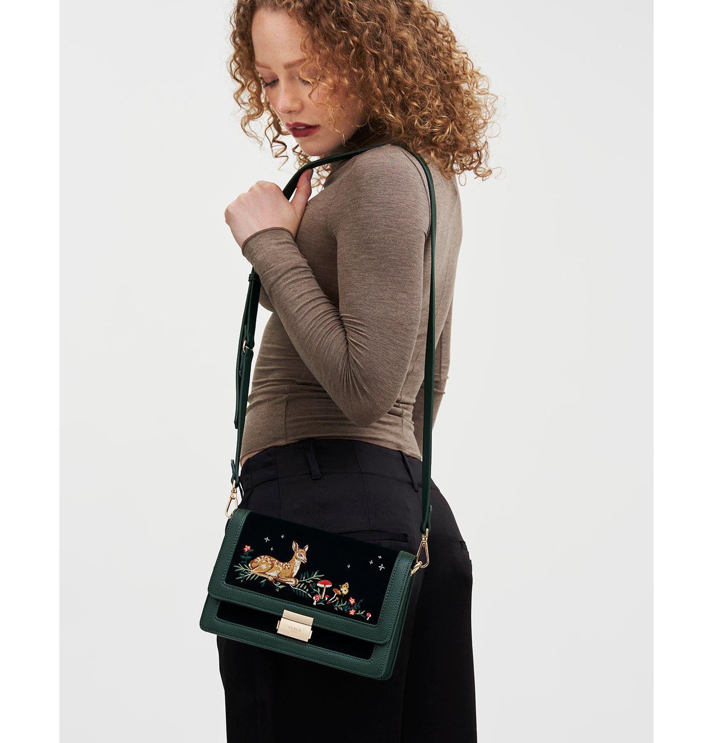 Женская сумка Fable England Fawn Embroidered Crossbody, цвет: Зелёный — фото 2