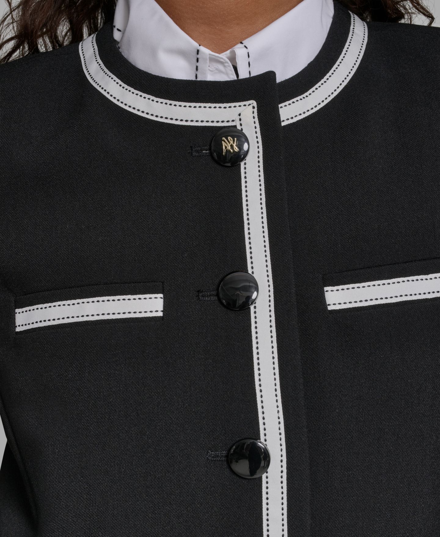 Женская куртка KARL LAGERFELD PARIS Framed Cropped Round-Neck, цвет: Чёрный — фото 4