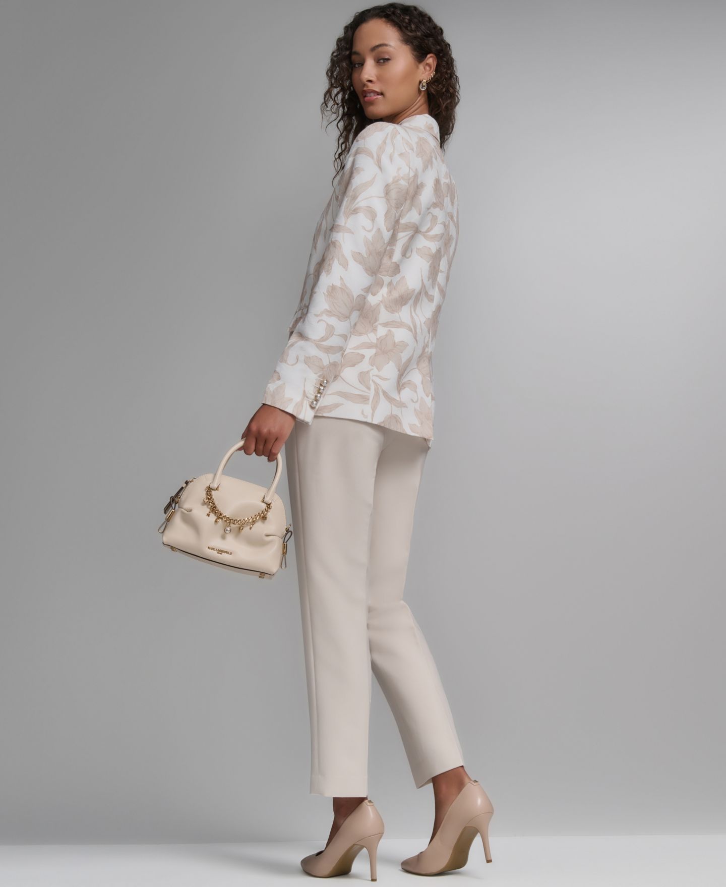 Женский пиджак KARL LAGERFELD PARIS 3 Pocket Floral Printed Notch Lapel Blazer, цвет: Мягкий белый — фото 8