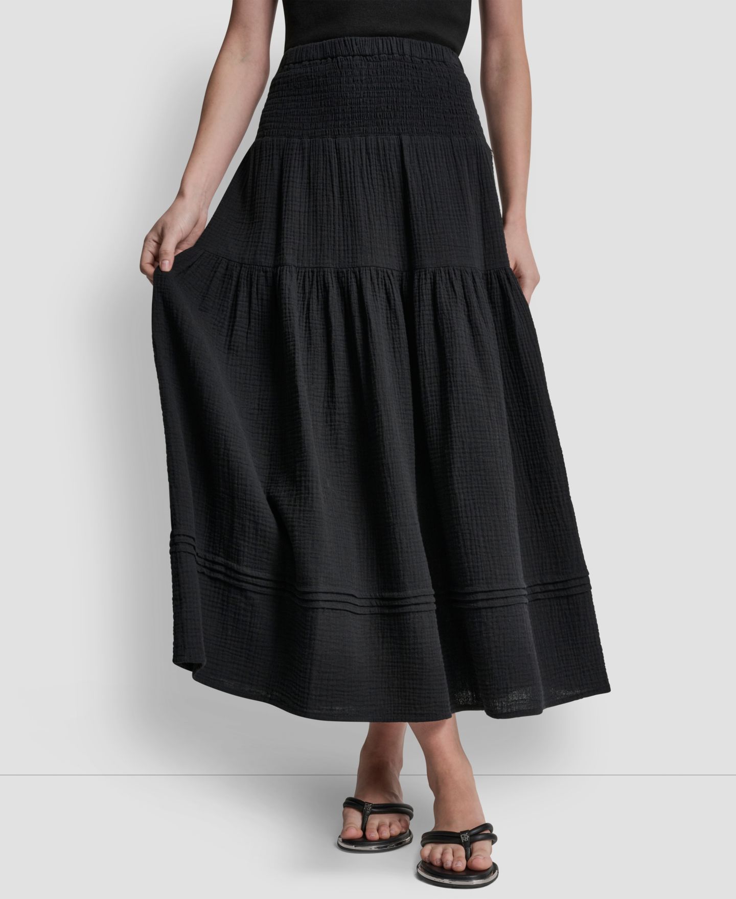 Женская юбка DKNY Jeans Smocked-Waist Tiered Maxi, цвет: Чёрный — фото 1
