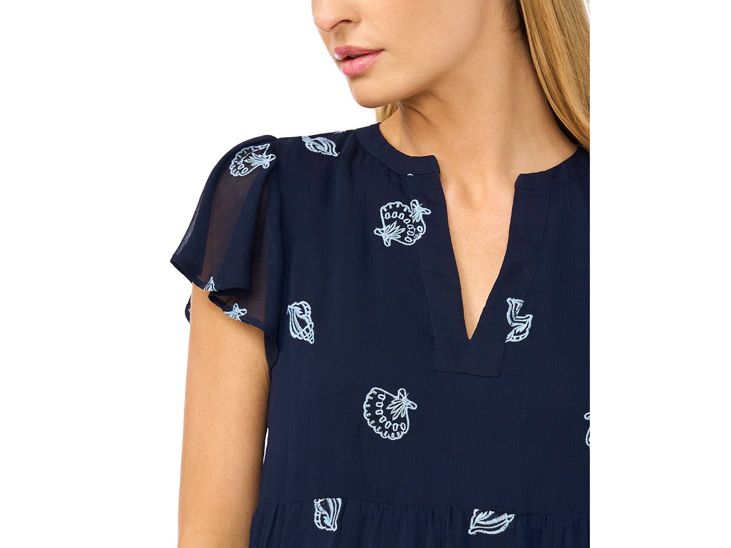 Женское платье CeCe Embroidered V-Neck Short Tiered, цвет: Тёмно-синий — фото 3