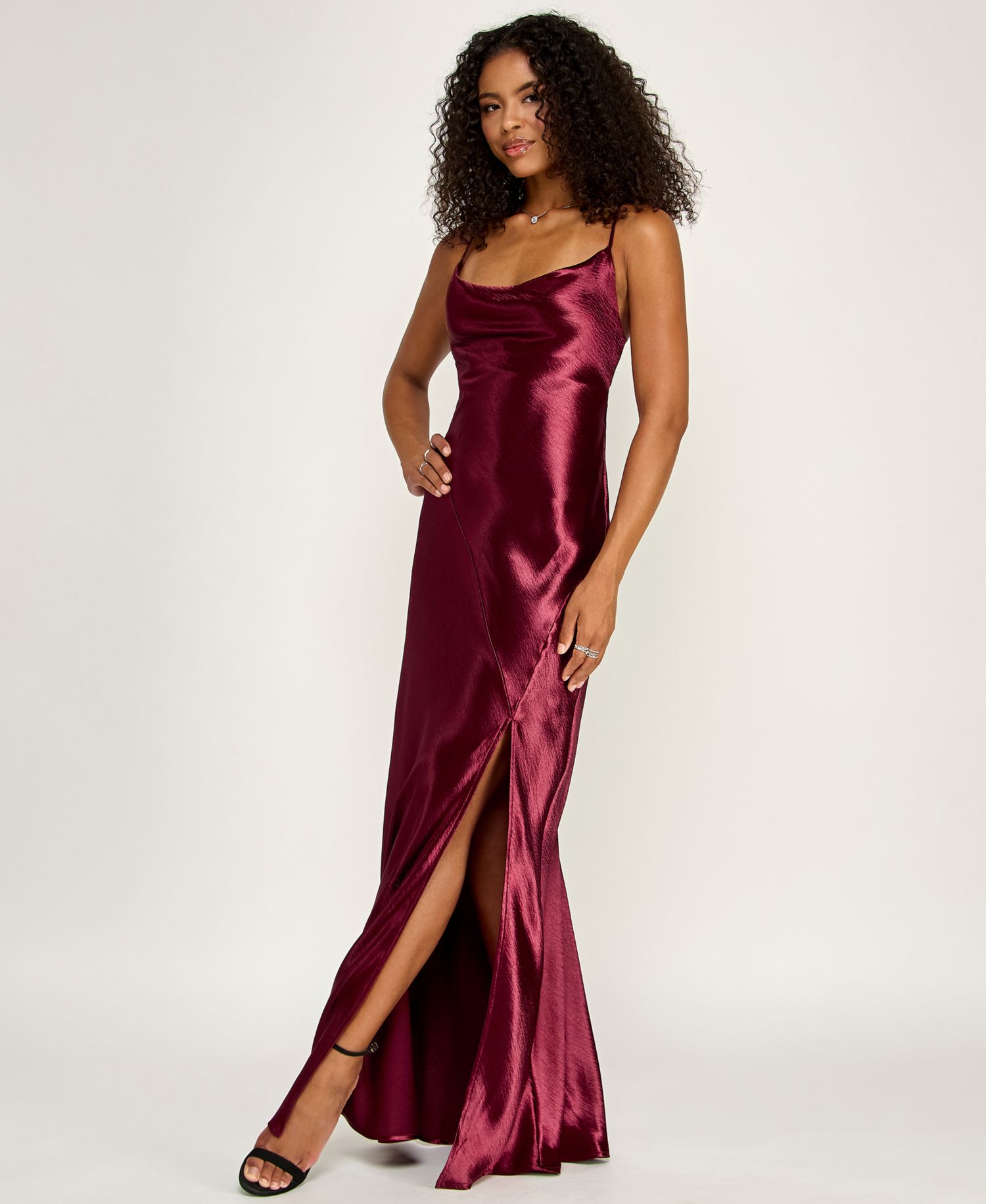 Juniors' Lace Back Scoop Neck Pull-On Gown