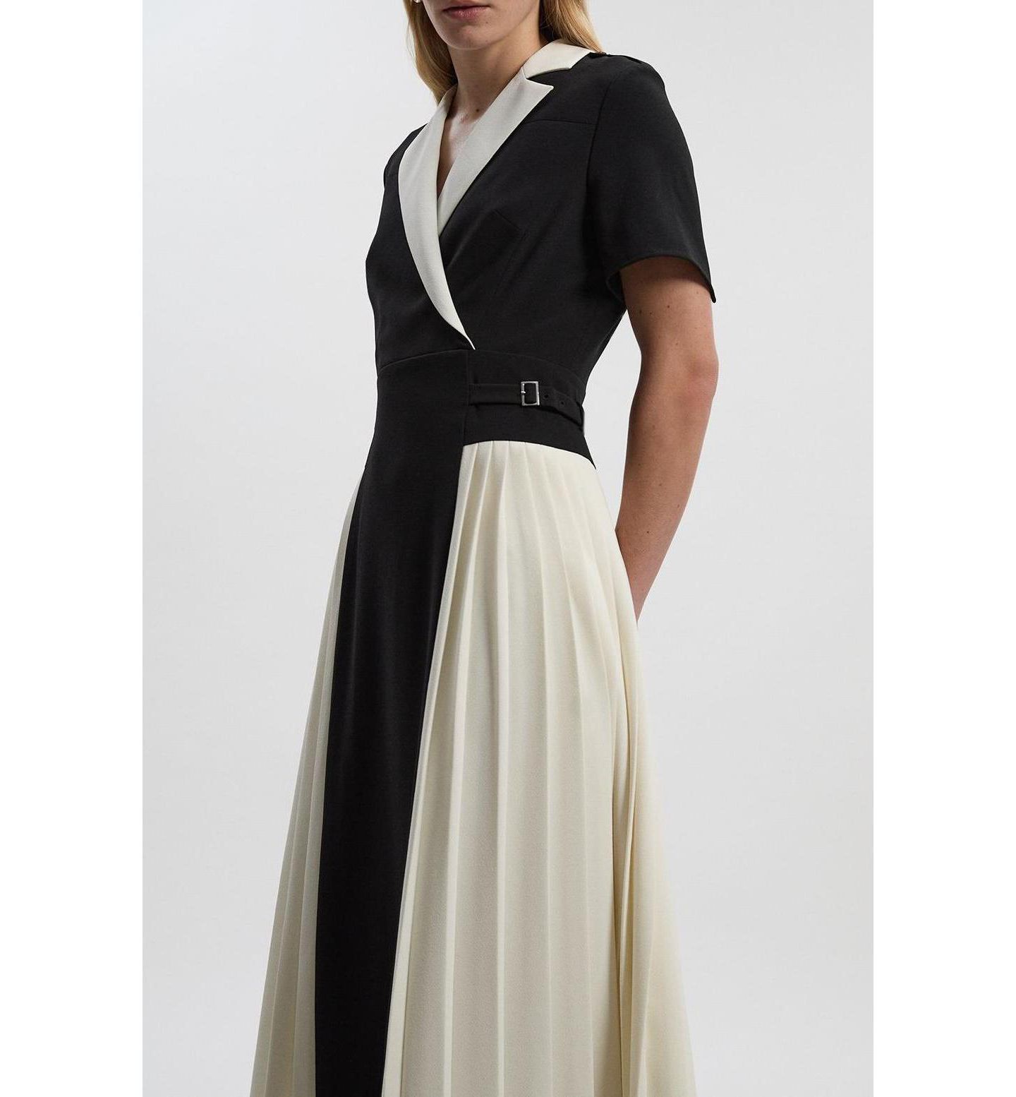 Женское платье Karen Millen Tailored Crepe Pleated Midi Shirt Dress, цвет: Mono — фото 8