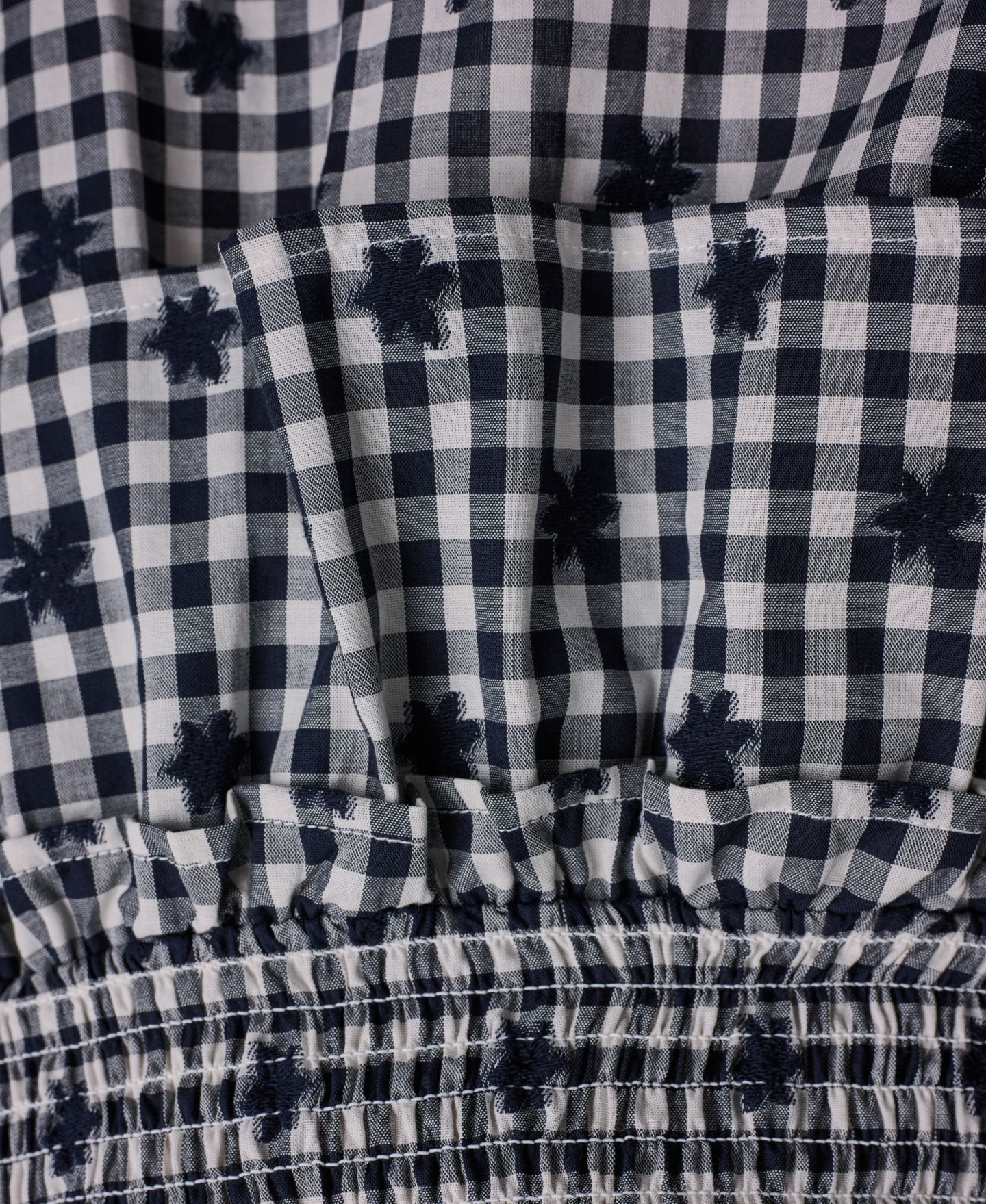 Женская юбка BCBG Gingham Smocked-Waist Pull-On Mini — фото 6