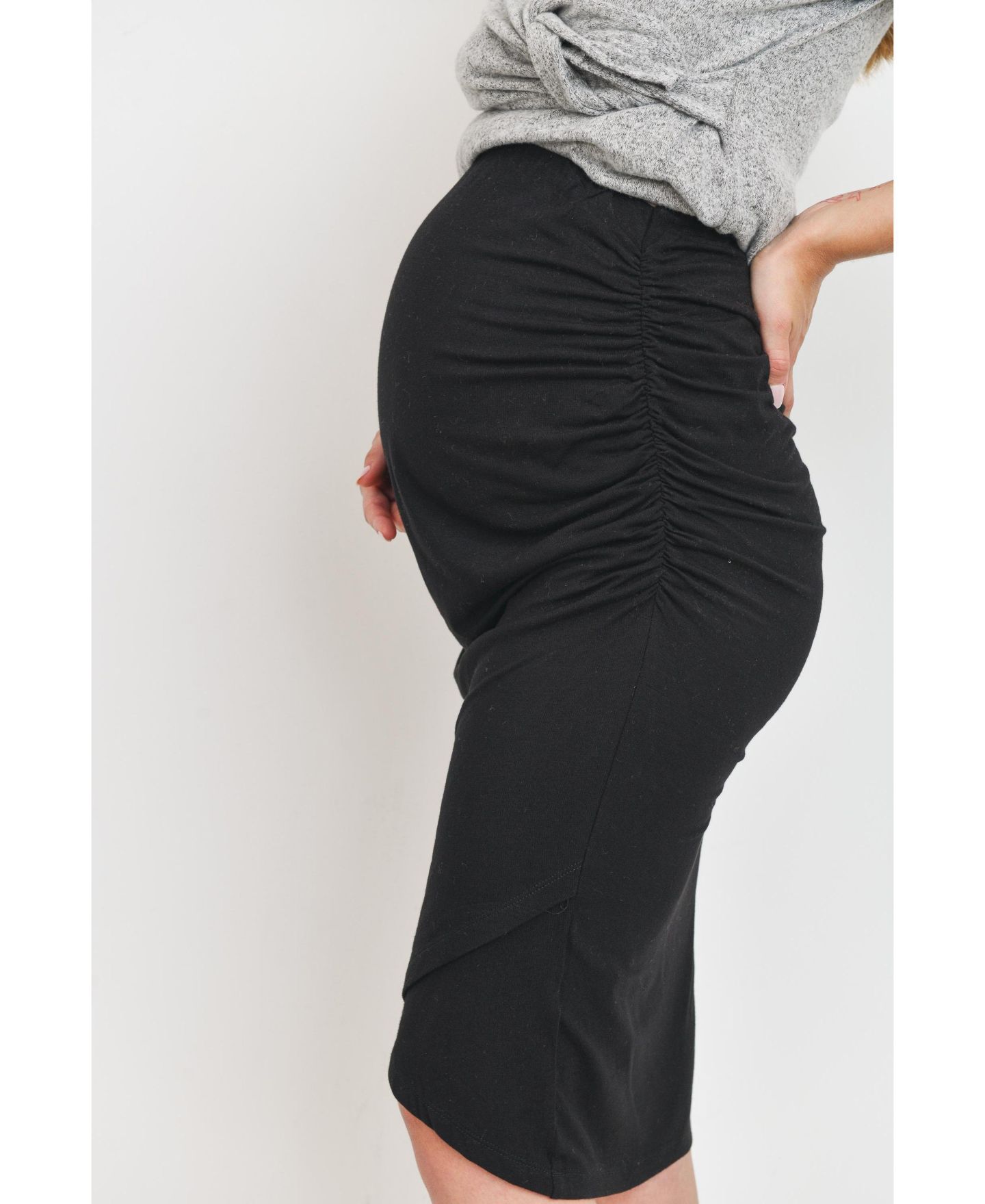 Женская юбка Hello Miz Maternity Ruched Slim Fit Knee-Length Skirt with Over-the-Belly Waist, цвет: Чёрный — фото 4