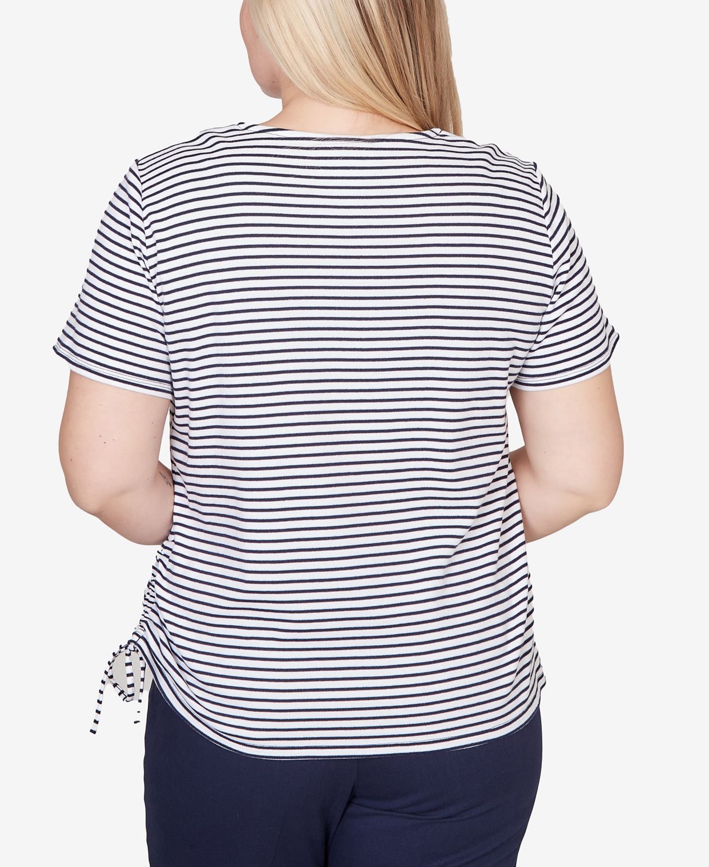 Женский топ Alfred Dunner Lady Liberty Embroidered Neck Striped Side Tie, цвет: Тёмно-синий / Белый — фото 5