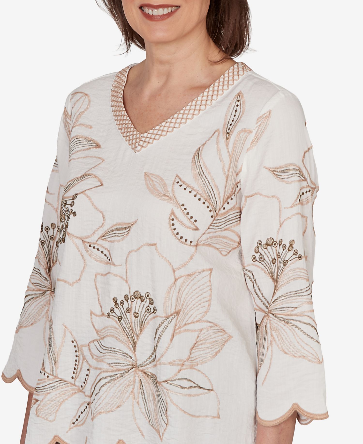 Women's Spice Market Embroidered Floral V-Neck Textured Top