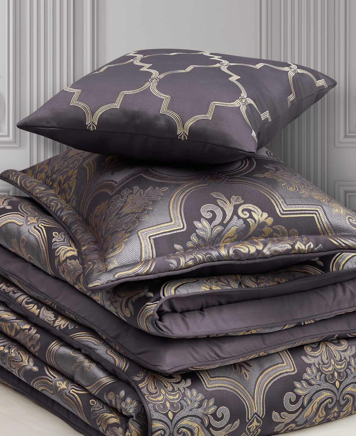 Five Queens Court Manchester Floral 4-Piece Comforter Set