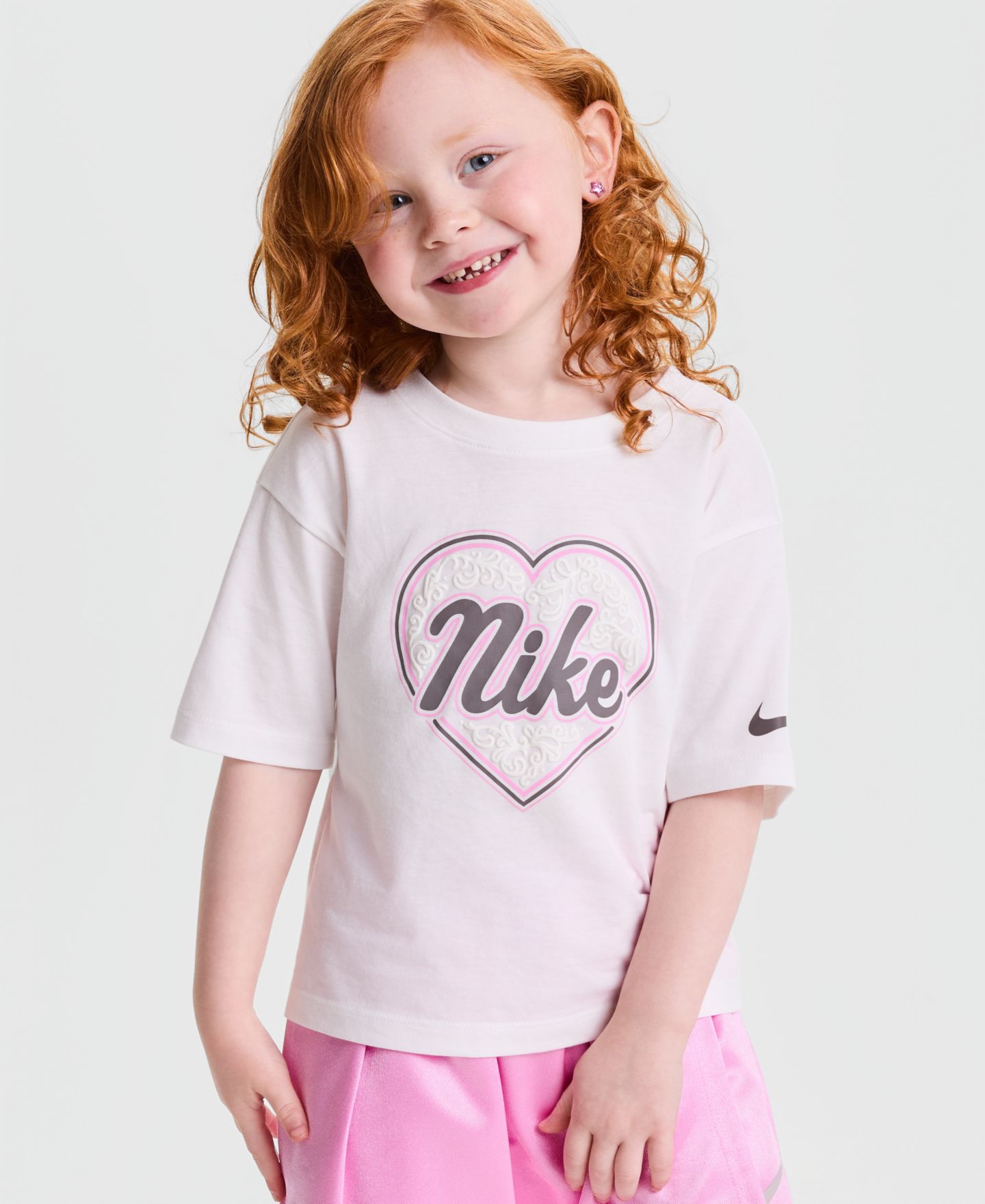 Футболка Nike Juxta-Girl Short-Sleeve Boxy T-Shirt для девочек, цвет: Молочный — фото 1