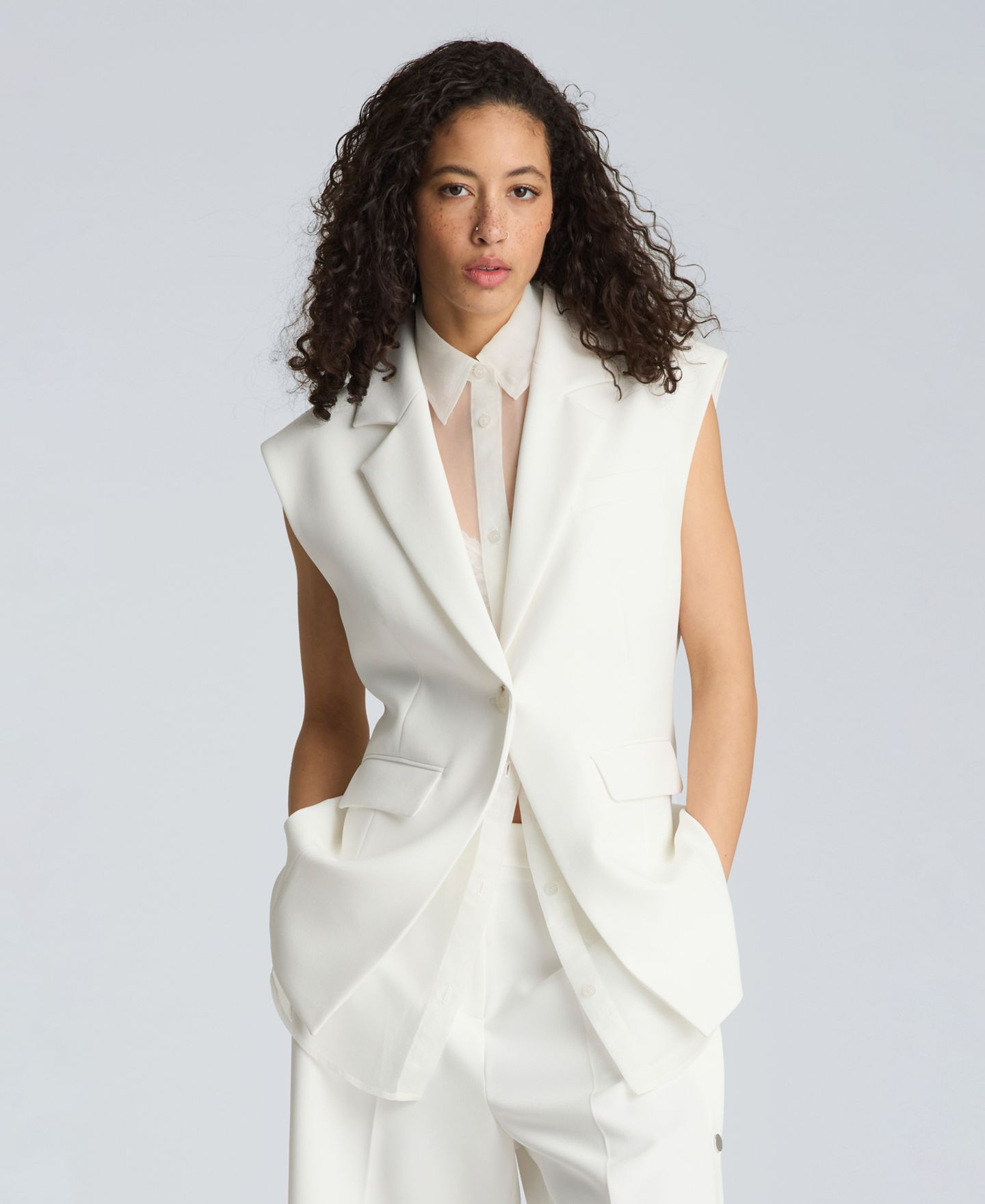 Женский жилет Kenneth Cole Sleeveless Vest with Removable Sheer Shirt, цвет: Чистый белый — фото 3