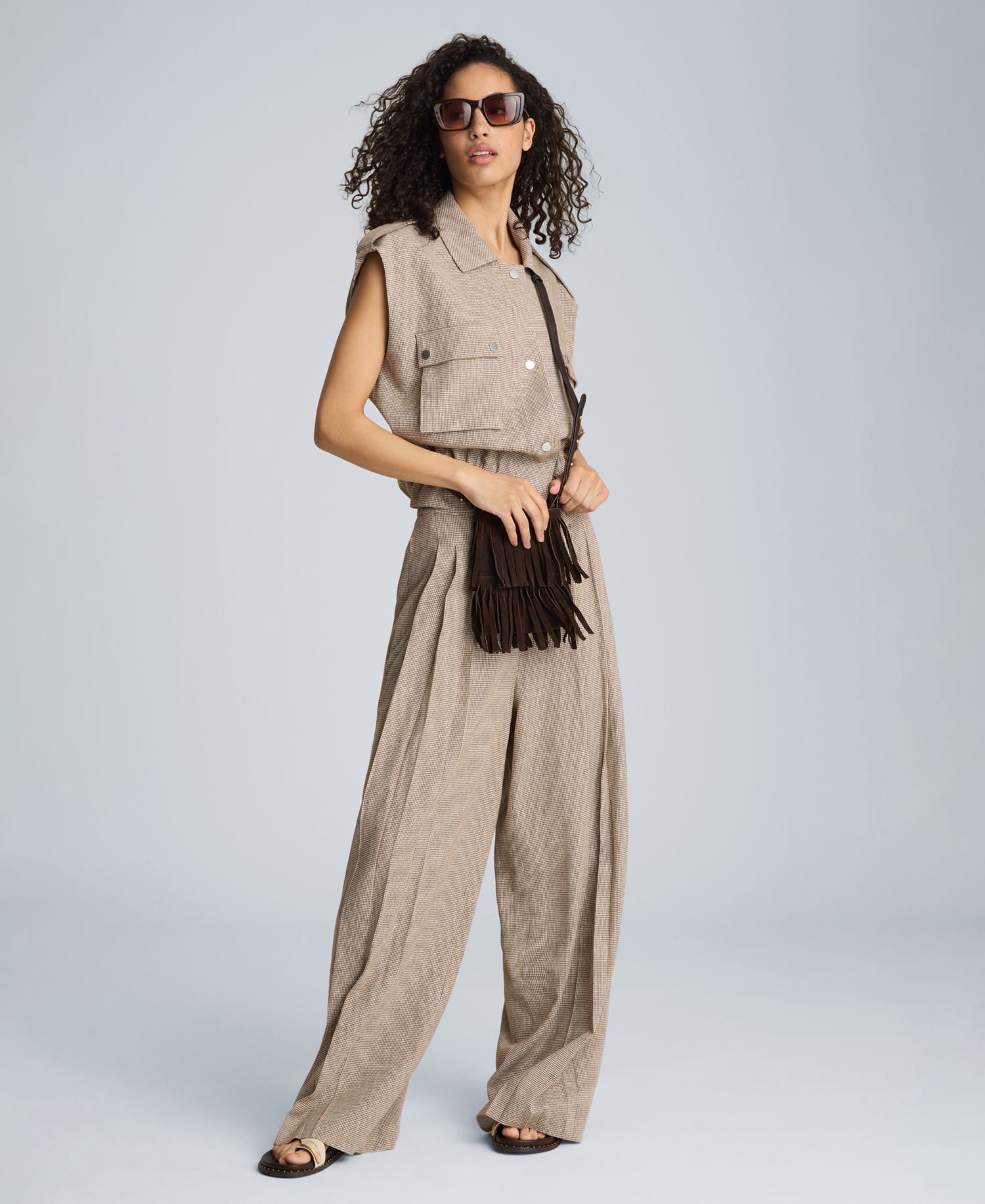 Women's Fly Front High Rise Triple Pleated Linen Blend Pants