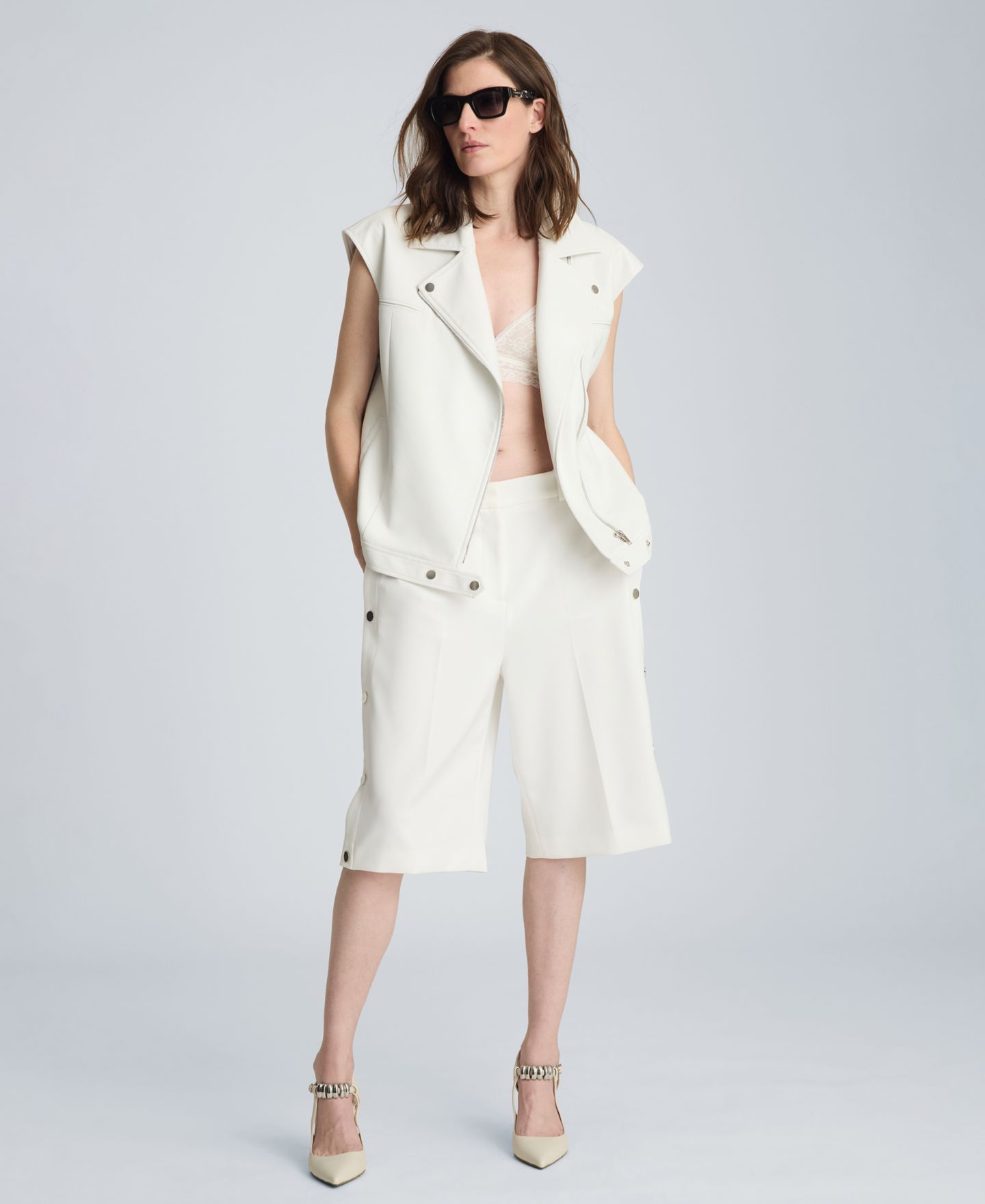 Женский жилет Kenneth Cole Boxy Moto Faux Leather Sleeveless Vest, цвет: Чистый белый — фото 8