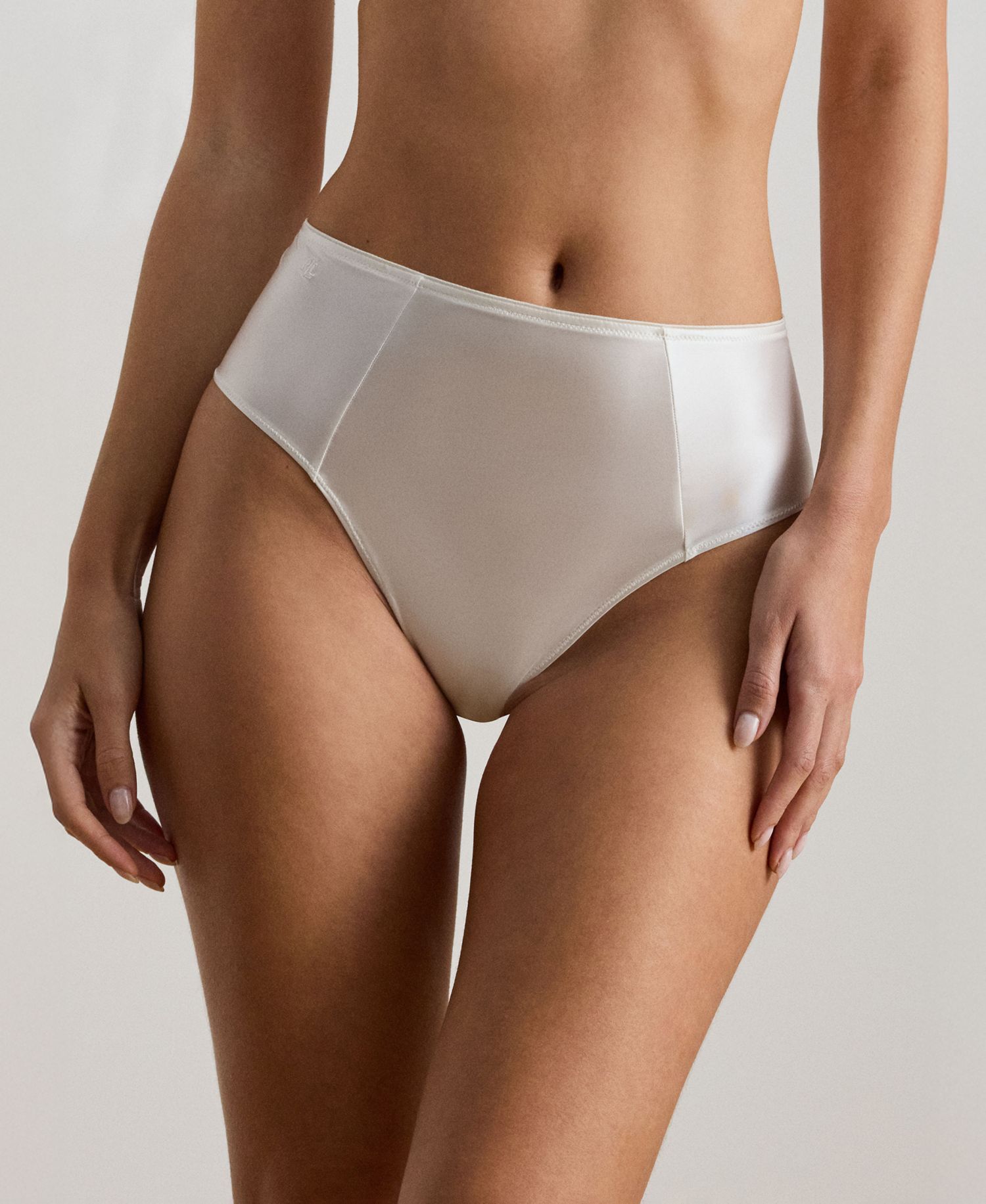 Women's High-Rise Briefs, 4L0391