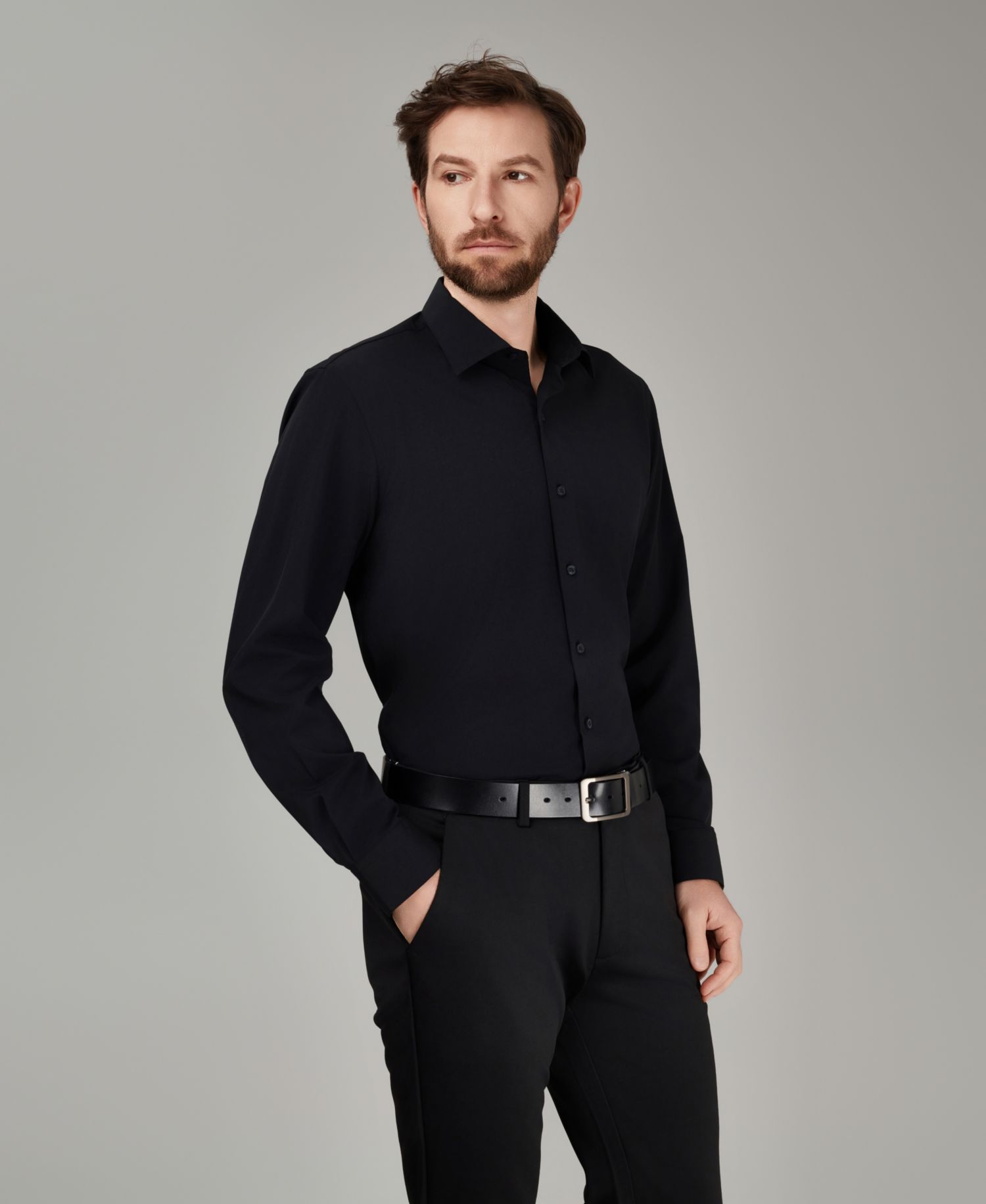 Men's Spread Collar Performance Solid Dress Shirt