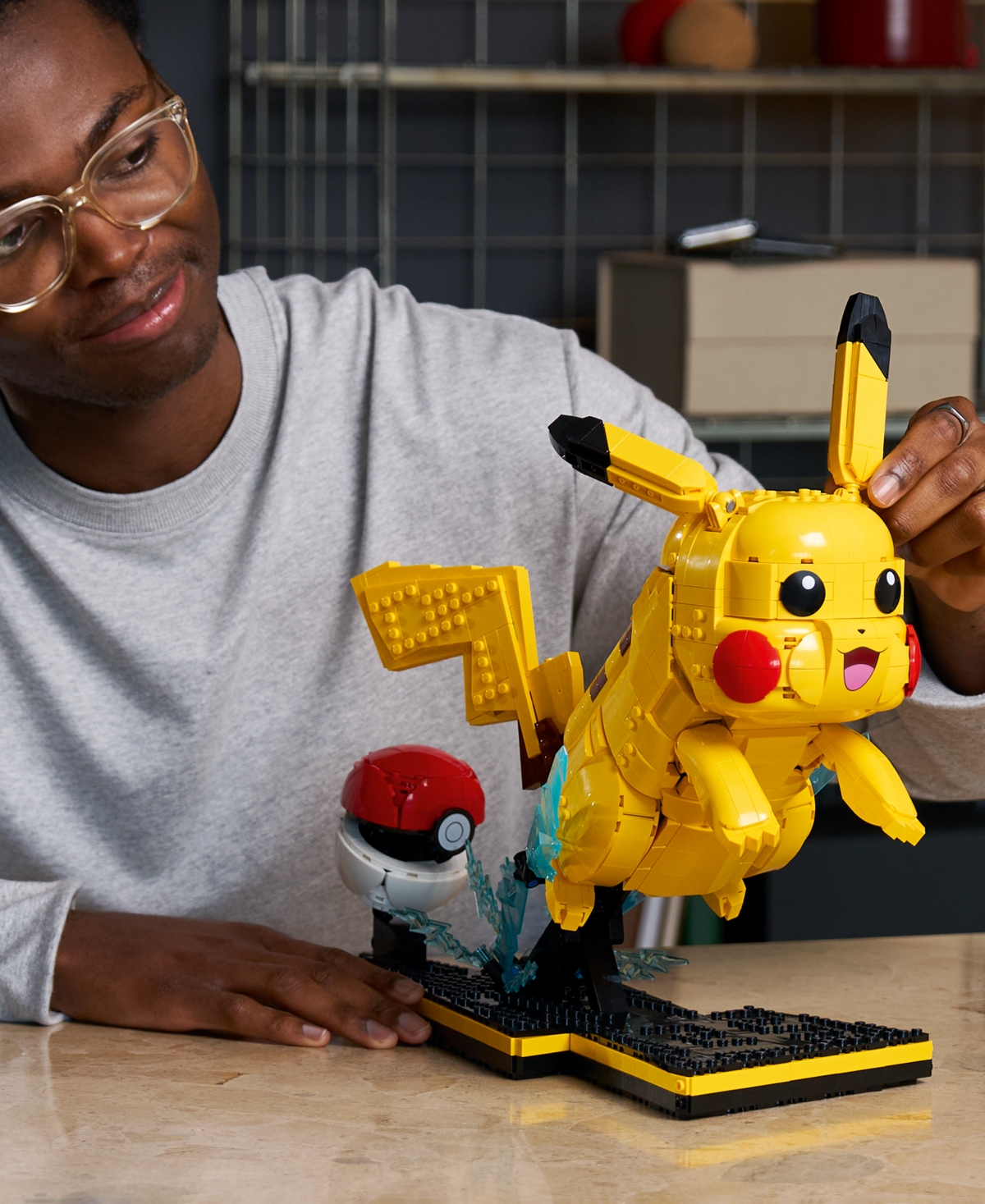 Lego Pokemon Pikachu and Poke Ball 72152, 2050 Pieces