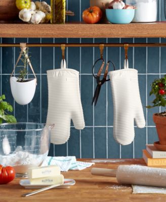 Ribbed Soft Silicone 2-Pc. Oven Mitt Set