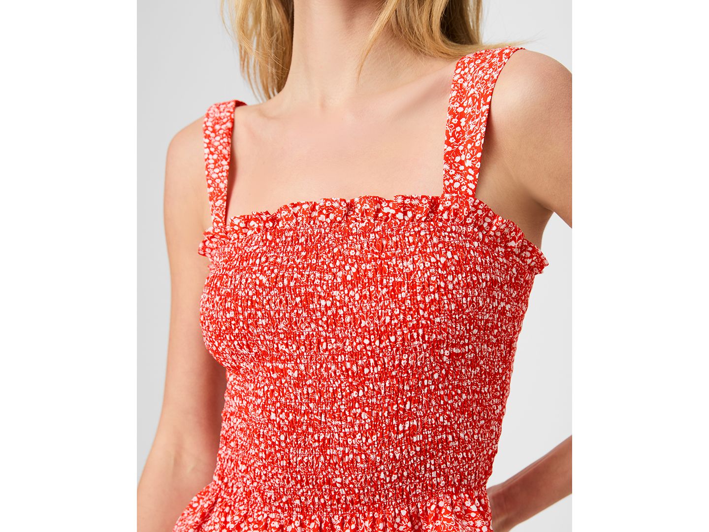Женский топ French Connection Floral Print Smocked, цвет: Candied Apple — фото 4